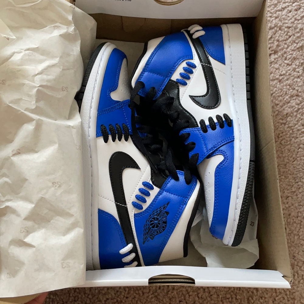 WMNS AIR JORDAN 1 MID GAME ROYAL SIZE 7